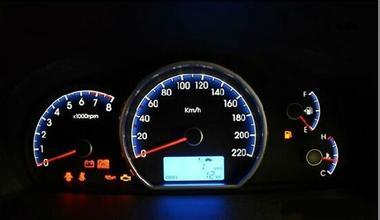 汽车转速多少可以开车 汽车转速多少可以开车